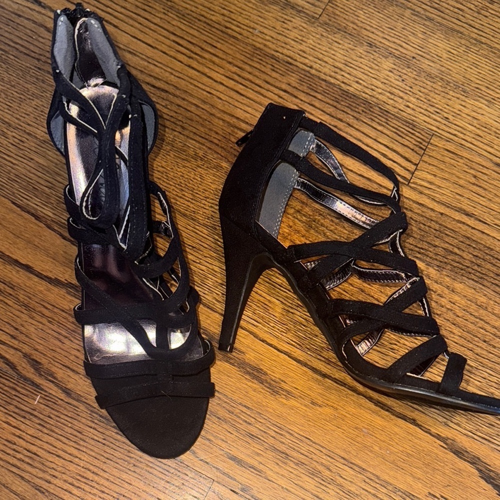 Bellini Black Strappy Heels in Size 8.5